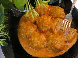 тефтели с рисом в соусе